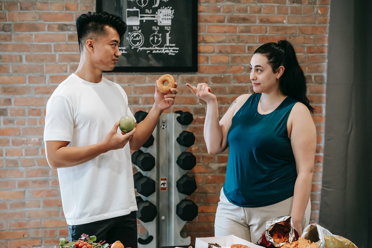 Un coach en nutrition sportive peut vous aider à comprendre les besoins en protéines de votre corps et à élaborer un plan alimentaire qui répond à ces besoins