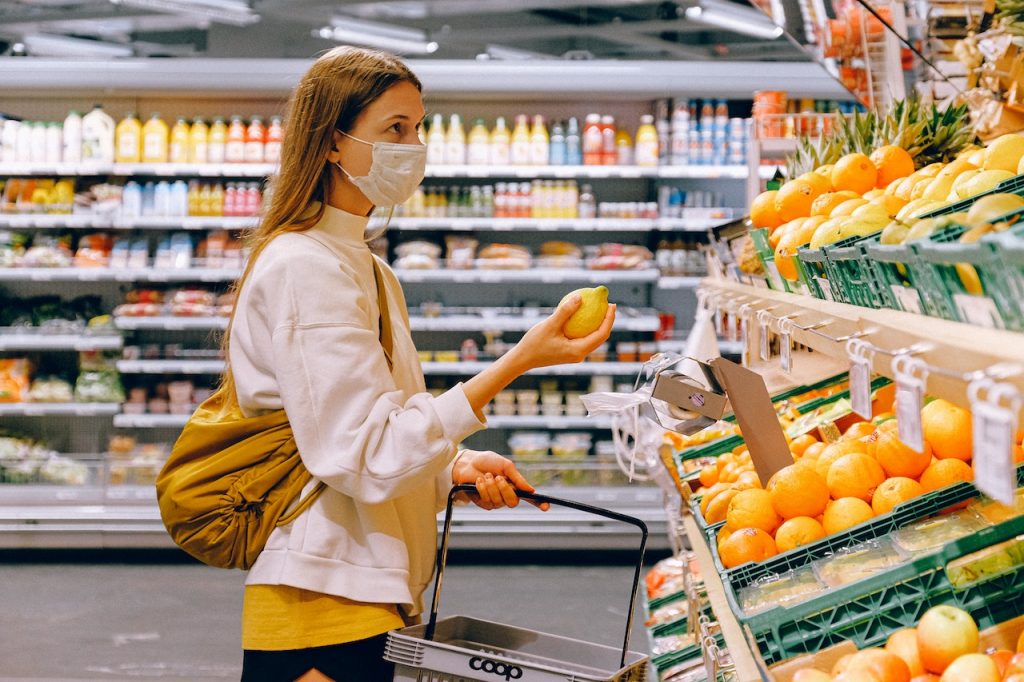 Il est important de noter qu'une alimentation équilibrée est essentielle pour obtenir une peau radieuse